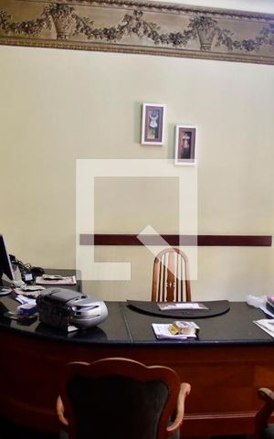 Casa à venda com 533m², 4 quartos e 4 vagasEscritório