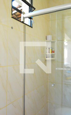 Casa à venda com 402m², 6 quartos e 3 vagas Casa à venda com 402m², 6 quartos e 3 vagasBanheiro 3