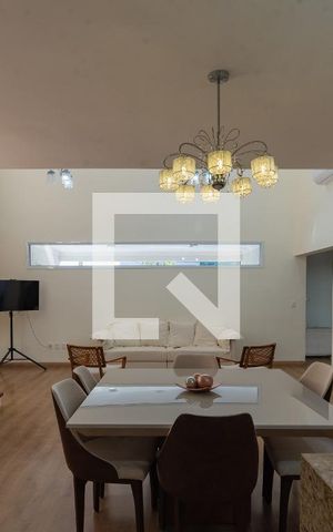 Casa de condomínio à venda com 255m², 3 quartos e 4 vagas Casa de condomínio à venda com 255m², 3 quartos e 4 vagasSala