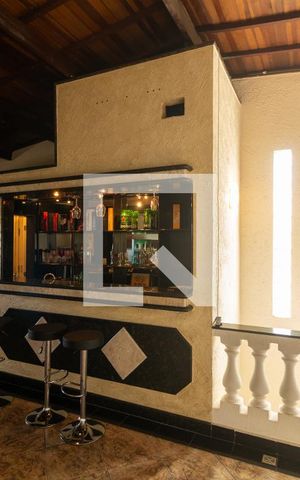 Casa à venda com 400m², 2 quartos e 2 vagas Casa à venda com 400m², 2 quartos e 2 vagasSalão de jogos