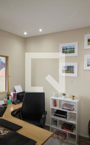 Casa à venda com 300m², 2 quartos e 5 vagasEscritório