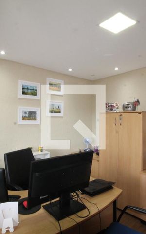 Casa à venda com 300m², 2 quartos e 5 vagasEscritório