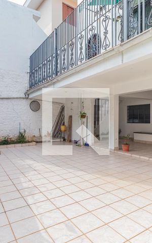 Casa à venda com 220m², 3 quartos e 3 vagas Casa à venda com 220m², 3 quartos e 3 vagasQuintal
