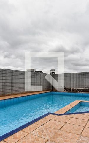 Apartamento à venda com 208m², 4 quartos e 3 vagas Apartamento à venda com 208m², 4 quartos e 3 vagasÁrea comum - Piscina