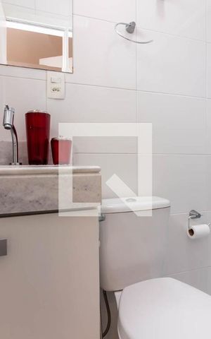 Casa de condomínio à venda com 62m², 2 quartos e 1 vaga Casa de condomínio à venda com 62m², 2 quartos e 1 vagaBanheiro da Suíte 2