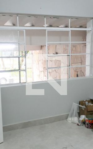 Casa para alugar com 100m², 2 quartos e 2 vagas Casa para alugar com 100m², 2 quartos e 2 vagasSala