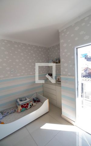 Casa à venda com 150m², 3 quartos e 2 vagas Casa à venda com 150m², 3 quartos e 2 vagasQuarto