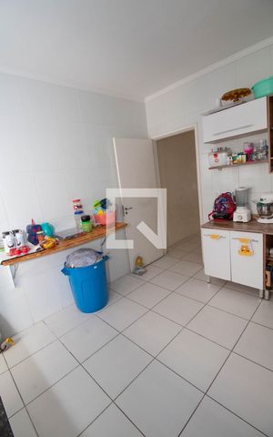 Casa à venda com 150m², 3 quartos e 2 vagas Casa à venda com 150m², 3 quartos e 2 vagasCozinha