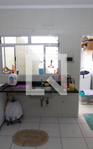 Casa à venda com 150m², 3 quartos e 2 vagas Casa à venda com 150m², 3 quartos e 2 vagasCozinha