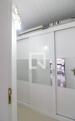 Apartamento à venda com 260m², 5 quartos e 4 vagas Apartamento à venda com 260m², 5 quartos e 4 vagasSuíte 1 Master - Closet
