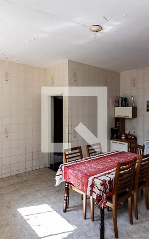 Casa à venda com 215m², 4 quartos e 3 vagas Casa à venda com 215m², 4 quartos e 3 vagasCozinha