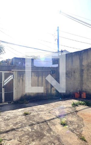 Casa para alugar com 38m², 1 quarto e 1 vagaQuintal