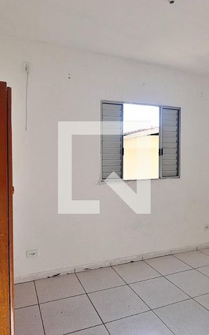 Casa para alugar com 38m², 1 quarto e 1 vagaQuarto