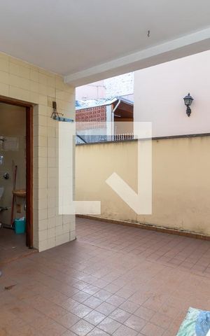 Casa à venda com 295m², 4 quartos e 4 vagas Casa à venda com 295m², 4 quartos e 4 vagasÁrea de Serviço