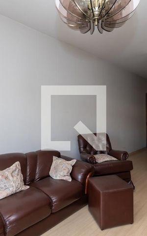 Casa à venda com 295m², 4 quartos e 4 vagas Casa à venda com 295m², 4 quartos e 4 vagasSala de Estar