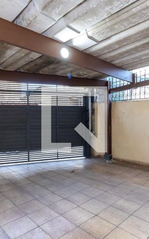 Casa à venda com 295m², 4 quartos e 4 vagas Casa à venda com 295m², 4 quartos e 4 vagasGaragem