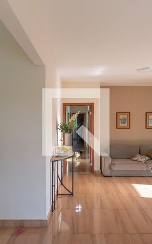 Casa à venda com 223m², 3 quartos e 2 vagas Casa à venda com 223m², 3 quartos e 2 vagasSala