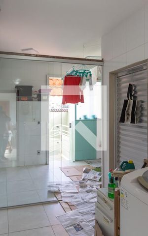Casa à venda com 223m², 3 quartos e 2 vagas Casa à venda com 223m², 3 quartos e 2 vagasÁrea de Serviço