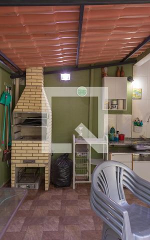 Casa à venda com 223m², 3 quartos e 2 vagas Casa à venda com 223m², 3 quartos e 2 vagasÁrea externa
