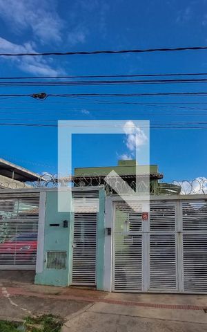 Casa à venda com 223m², 3 quartos e 2 vagas Casa à venda com 223m², 3 quartos e 2 vagasFachada