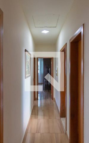 Casa à venda com 223m², 3 quartos e 2 vagas Casa à venda com 223m², 3 quartos e 2 vagasCorredor