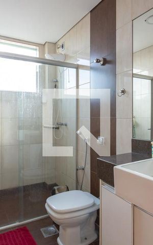 Casa à venda com 223m², 3 quartos e 2 vagas Casa à venda com 223m², 3 quartos e 2 vagasBanheiro