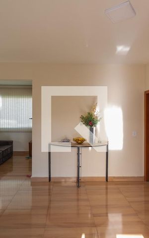 Casa à venda com 223m², 3 quartos e 2 vagas Casa à venda com 223m², 3 quartos e 2 vagasSala