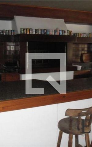 Casa à venda com 588m², 5 quartos e 4 vagas