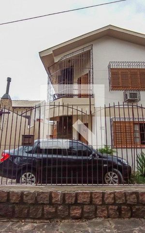 Casa à venda com 220m², 3 quartos e 4 vagas