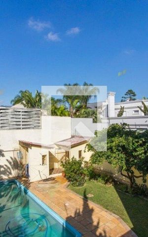 Casa à venda com 300m², 3 quartos e 6 vagas