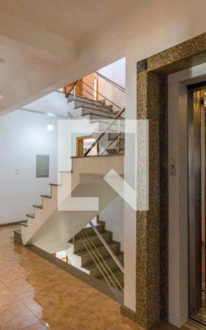 Casa à venda com 300m², 3 quartos e 6 vagas