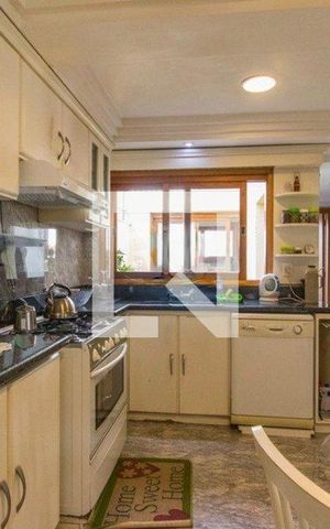 Casa à venda com 300m², 3 quartos e 6 vagas
