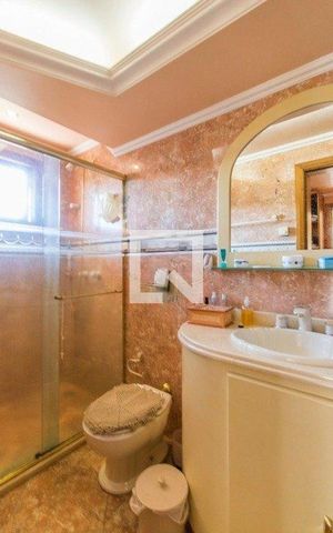 Casa à venda com 300m², 3 quartos e 6 vagas