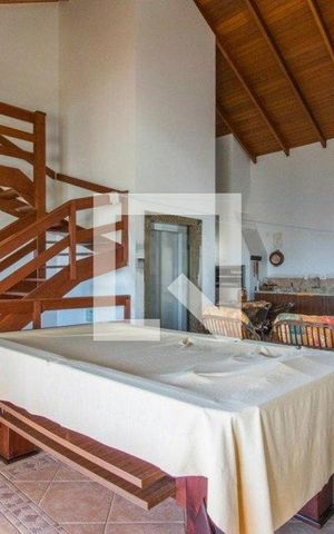 Casa à venda com 300m², 3 quartos e 6 vagas