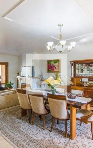 Casa à venda com 300m², 3 quartos e 6 vagas