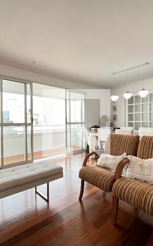 Apartamento à venda com 132m², 4 quartos e 2 vagas Apartamento à venda com 132m², 4 quartos e 2 vagasSala