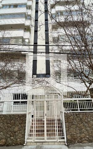 Apartamento à venda com 132m², 4 quartos e 2 vagas Apartamento à venda com 132m², 4 quartos e 2 vagasFachada