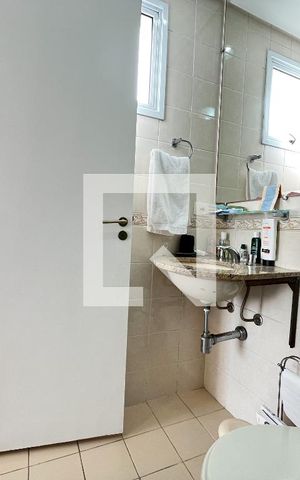 Apartamento à venda com 132m², 4 quartos e 2 vagas Apartamento à venda com 132m², 4 quartos e 2 vagasBanheiro da Suíte 2