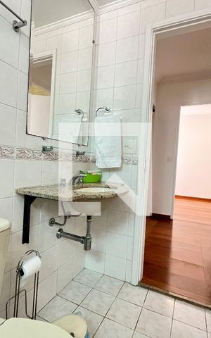Apartamento à venda com 132m², 4 quartos e 2 vagas Apartamento à venda com 132m², 4 quartos e 2 vagasBanheiro Corredor