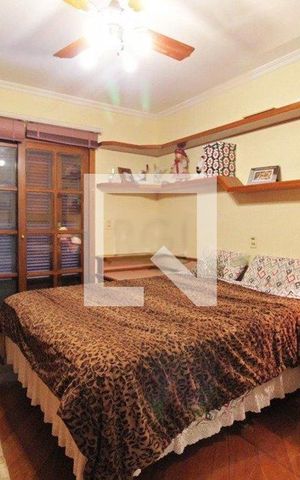 Casa à venda com 381m², 4 quartos e 4 vagas