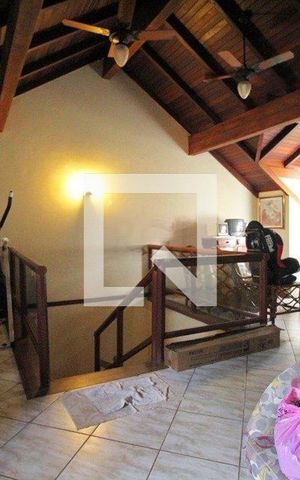 Casa à venda com 381m², 4 quartos e 4 vagas