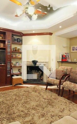 Casa à venda com 381m², 4 quartos e 4 vagas