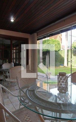 Casa à venda com 381m², 4 quartos e 4 vagas