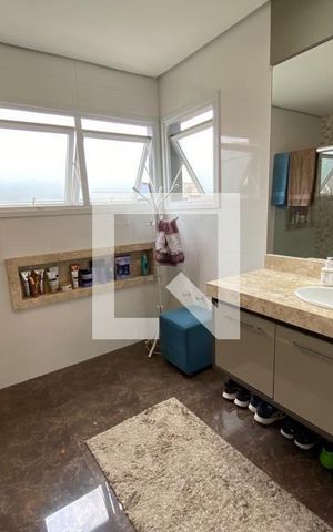 Casa à venda com 234m², 3 quartos e 2 vagas