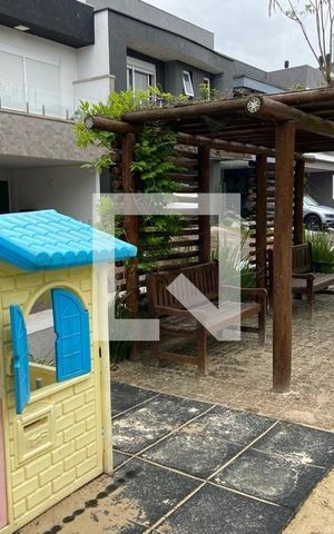 Casa à venda com 234m², 3 quartos e 2 vagas