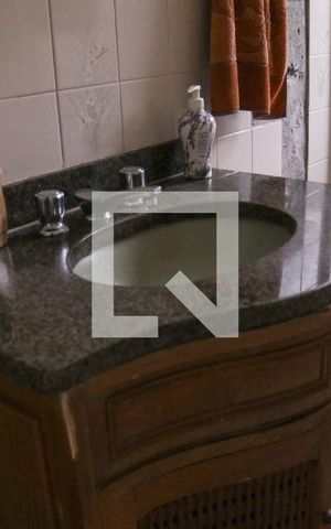 Casa à venda com 135m², 3 quartos e 2 vagas Casa à venda com 135m², 3 quartos e 2 vagasBanheiro da Suíte