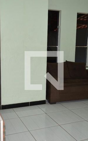 Casa à venda com 83m², 2 quartos e 2 vagasSala