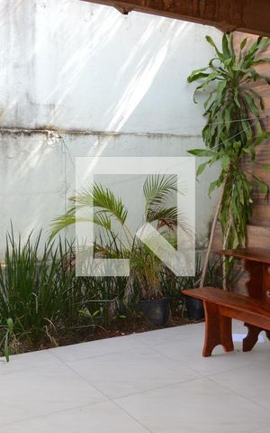 Casa à venda com 83m², 2 quartos e 2 vagasQuintal
