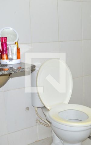 Casa à venda com 83m², 2 quartos e 2 vagasBanheiro