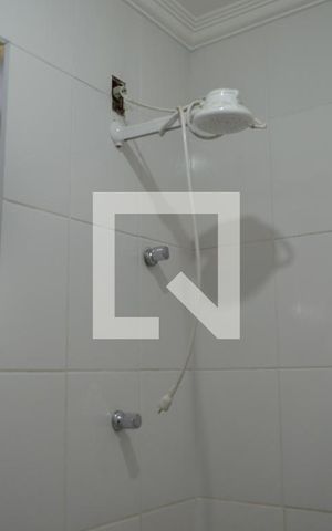 Casa à venda com 83m², 2 quartos e 2 vagasBanheiro